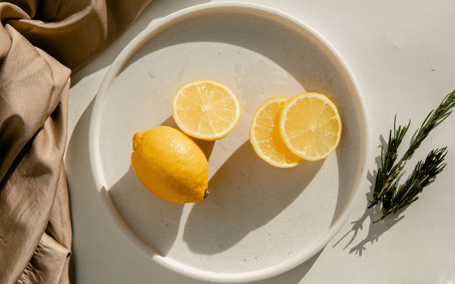 White plate lemons rosemary minimalism free wallpaper for desktop - medium preview image