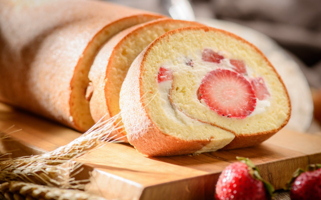 Bread strawberries cuttingboard wine food free wallpaper for desktop - medium preview image