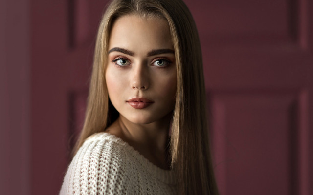 Pink wall pink door portrait free wallpaper for desktop - medium preview image