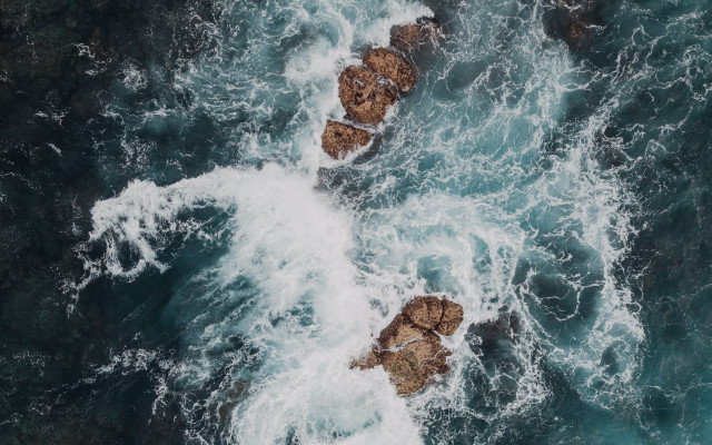 Ocean rocks wave night sky free wallpaper for desktop - medium preview image