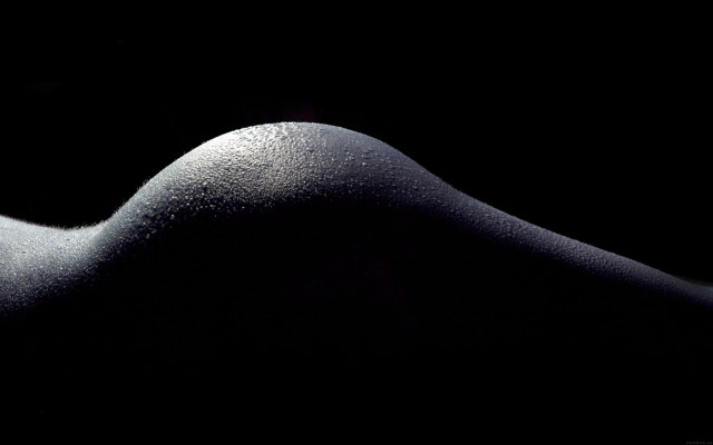 Black white woman fullmoon night free wallpaper for desktop - medium preview image