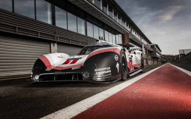 Racecar building red stripe cornelisz free wallpaper for desktop - medium preview image