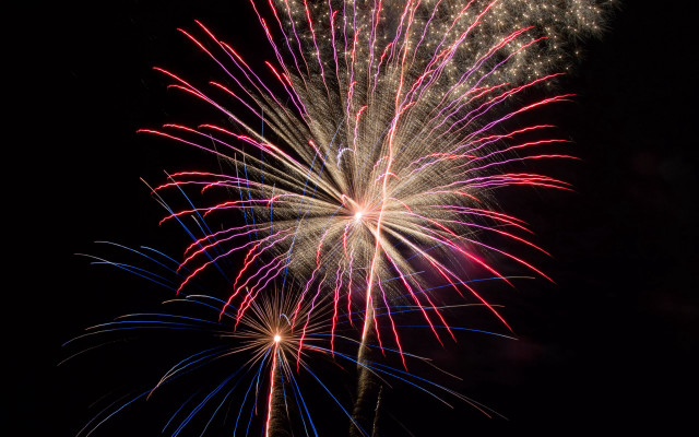 Fireworks night sky red white free wallpaper for desktop - medium preview image