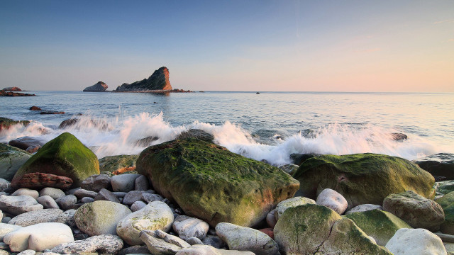 Rocky beach rock formation water free wallpaper for desktop - medium preview image