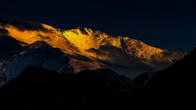 Mountain range dramatic light clouds free wallpaper for desktop - medium preview image