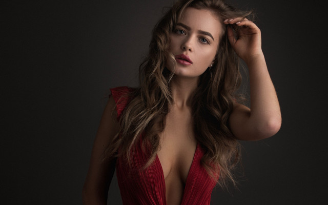 Eszter mattioni red rococo portrait free wallpaper for desktop - medium preview image