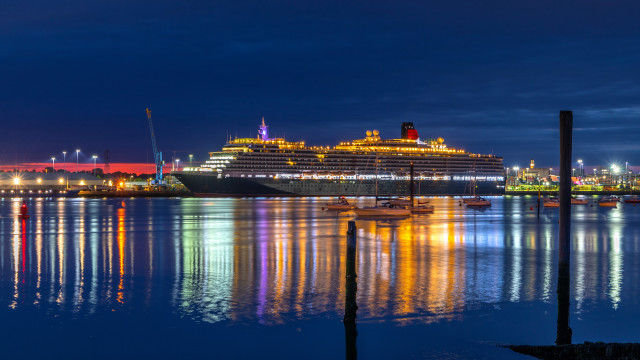 Cruise ship harbor night city free wallpaper for desktop - medium preview image