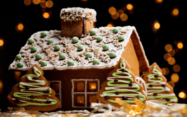 Gingerbread house christmas decorations trees free wallpaper for desktop - medium preview image