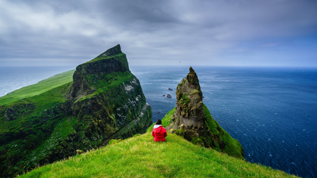 Hill ocean mountain green water free wallpaper for desktop - medium preview image