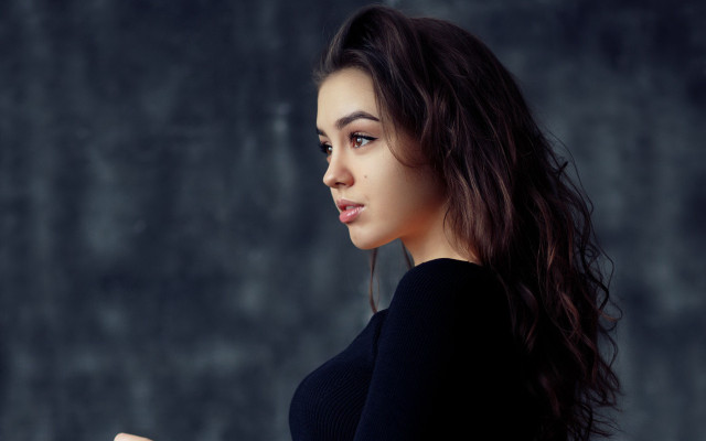 Elina karimova long hair cellphone free wallpaper for desktop - medium preview image