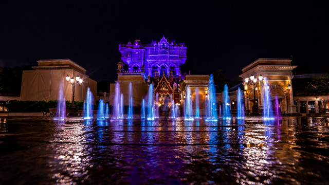 Fountain cityscape night ferriswheel reflection free wallpaper for desktop - medium preview image