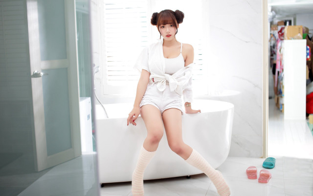 Woman bathtub rococo doublebun socks free wallpaper for desktop - medium preview image