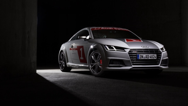 Silver car red stripe 3d free wallpaper for desktop - medium preview image