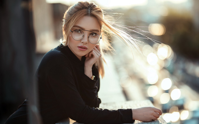Woman glasses portrait blurry bokeh free wallpaper for desktop - medium preview image