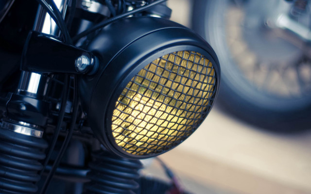 Motorcycle tiltshift rimlight blurry depthoffield free wallpaper for desktop - medium preview image
