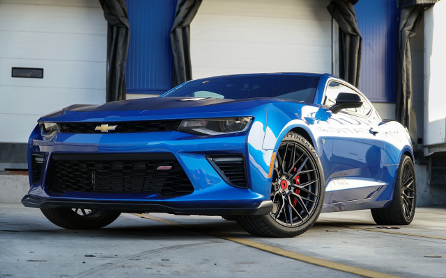 Blue chevrolet camaro garage 3d free wallpaper for desktop - medium preview image
