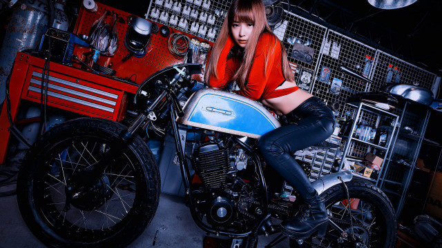 Woman motorcycle garage tools jeans free wallpaper for desktop - medium preview image