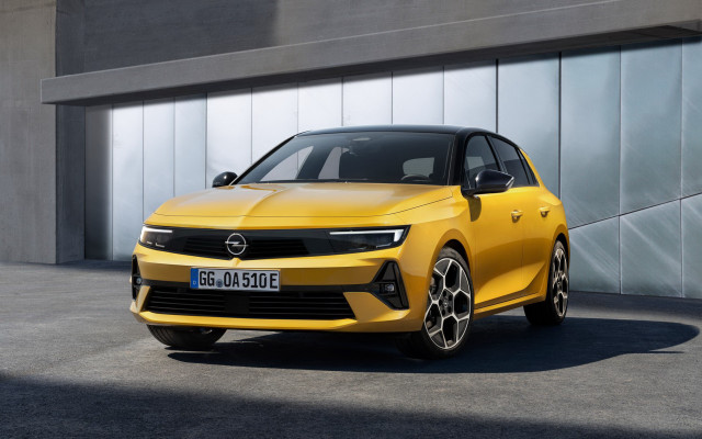 Yellow car building sign 3d free wallpaper for desktop - medium preview image