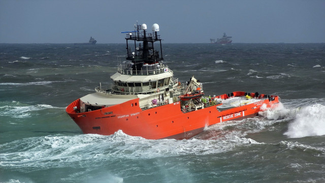 Large boat ocean waves ship free wallpaper for desktop - medium preview image