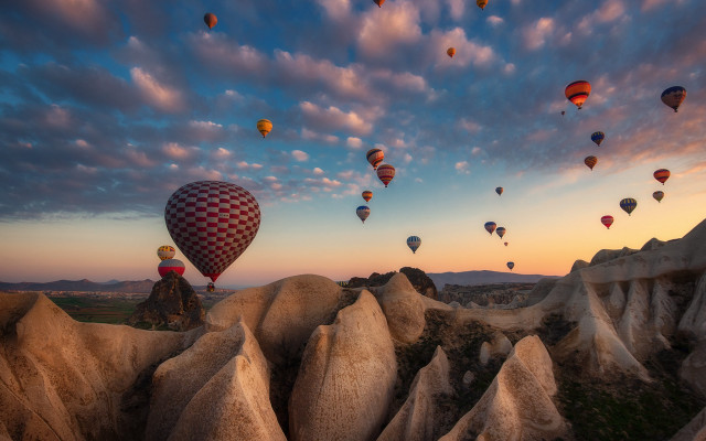Hot air balloons rocky landscape free wallpaper for desktop - medium preview image