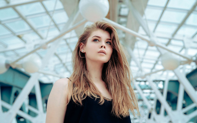 Woman whiteball portrait blueeyes longhair free wallpaper for desktop - medium preview image