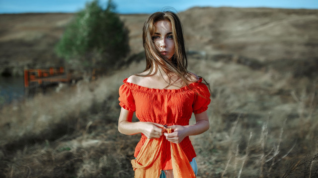 Elina karimova red top field free wallpaper for desktop - medium preview image