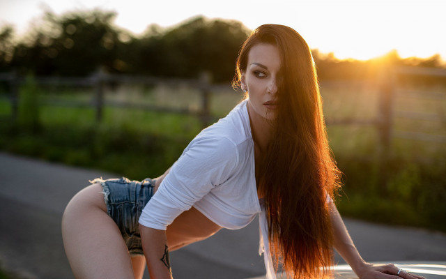 Eszter mattioni long hair car free wallpaper for desktop - medium preview image