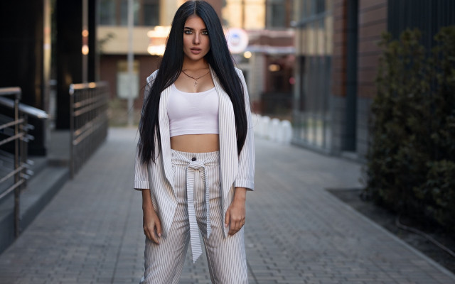 Elina karimova fashion portrait city free wallpaper for desktop - medium preview image