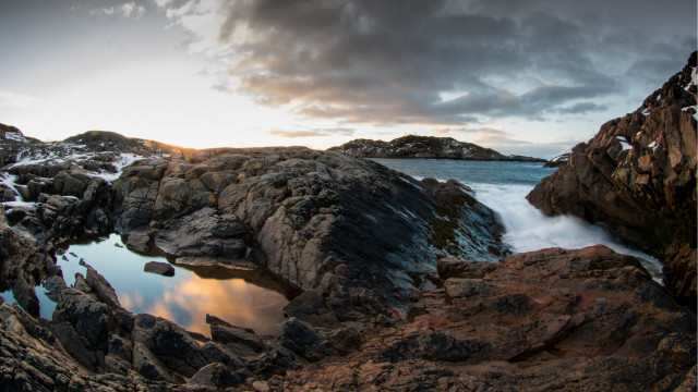 Rocky shore lake snowy cliffs free wallpaper for desktop - medium preview image