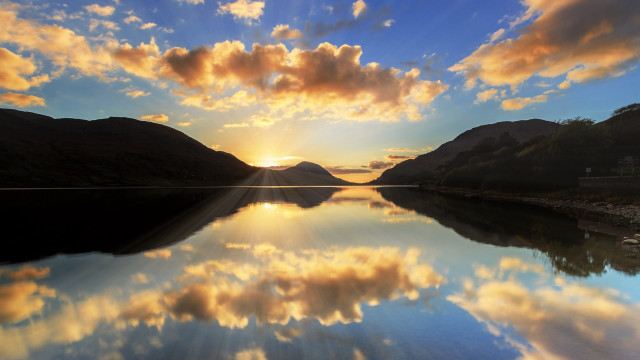 Lake mountains clouds sunset crepuscular free wallpaper for desktop - medium preview image