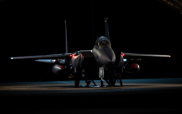 Fighter jet runway night crew free wallpaper for desktop - medium preview image
