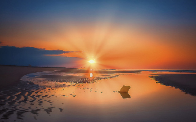 Sunset beach reflection artist photography free wallpaper for desktop - medium preview image