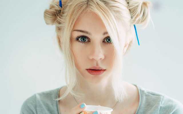 Alice prin coffee blue ribbon free wallpaper for desktop - medium preview image