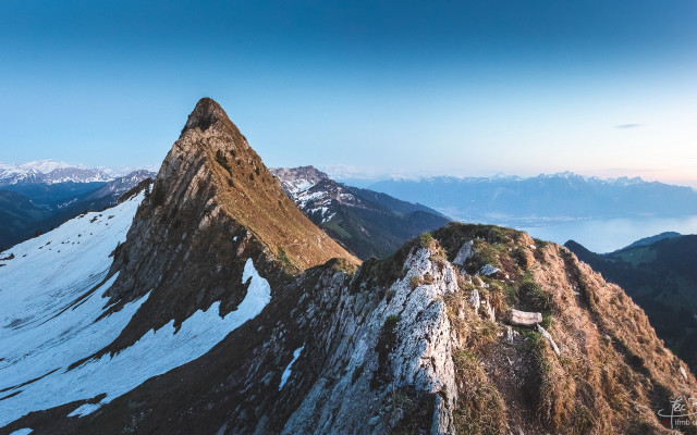 Mountain snow peak hut surrounded free wallpaper for desktop - medium preview image