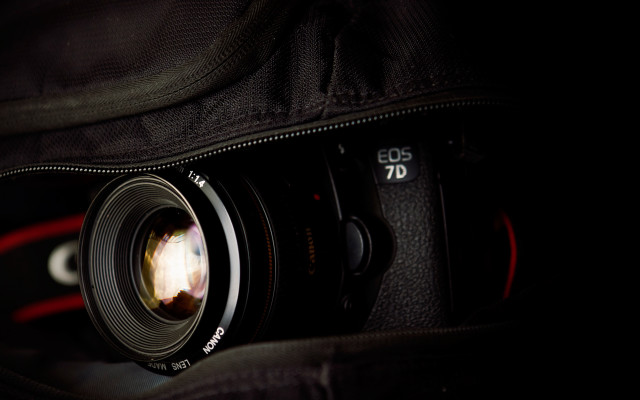 Camera lens backpack macro photography free wallpaper for desktop - medium preview image