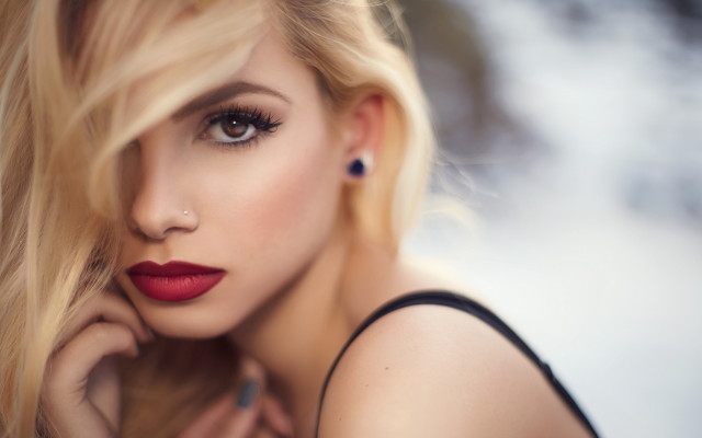 Woman redlipstick blackdress handchin photorealistic free wallpaper for desktop - medium preview image