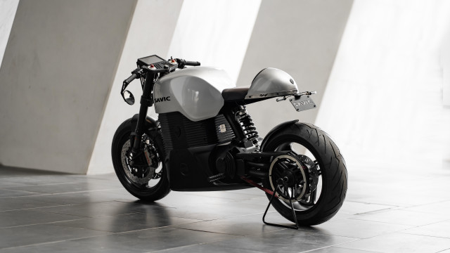 White motorcycle cybernetics panfuturism dahlov free wallpaper for desktop - medium preview image