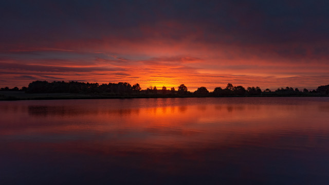 Sunset lake trees clouds horizon free wallpaper for desktop - medium preview image