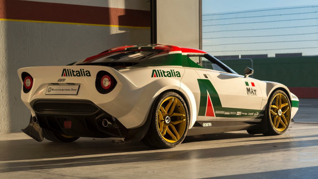 White sports car stripe jigsaw free wallpaper for desktop - medium preview image