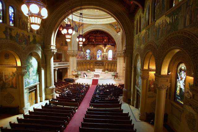Church red carpet aisle alter free wallpaper for desktop - medium preview image