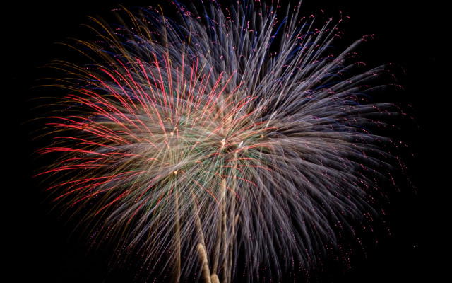 Fireworks display red white blue free wallpaper for desktop - medium preview image