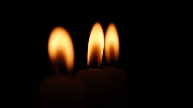 Candle trio lit gothic raytraced free wallpaper for desktop - medium preview image
