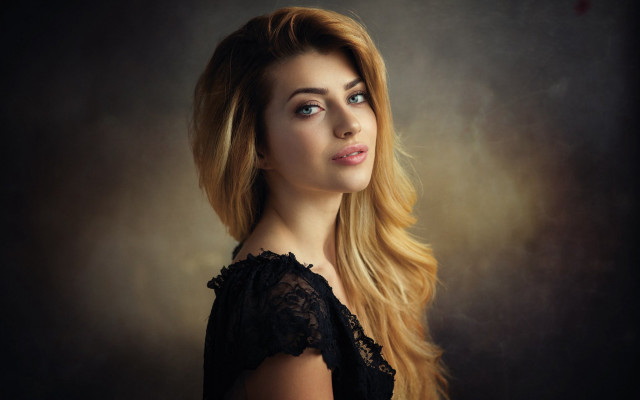 Elina karimova blonde blue eyes free wallpaper for desktop - medium preview image