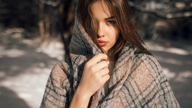 Woman coat snow portrait winter free wallpaper for desktop - medium preview image