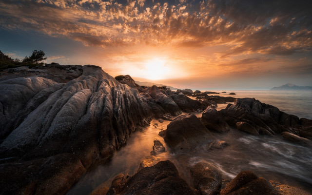 Sunset rocky beach water formation #2 free wallpaper for desktop - medium preview image