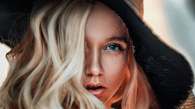 Blonde woman hat hologram blue free wallpaper for desktop - medium preview image