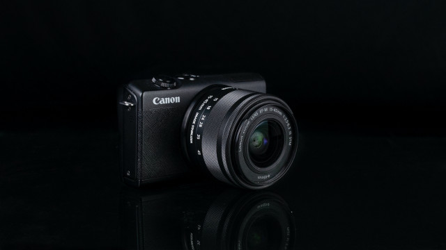 Camera lens reflection tiltshift photorealism free wallpaper for desktop - medium preview image