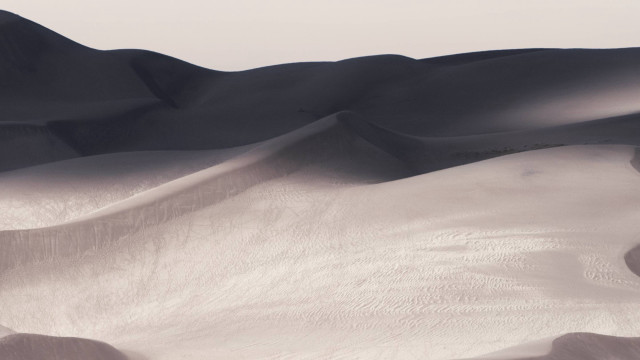 Snowy mountain minimalist desert hills free wallpaper for desktop - medium preview image
