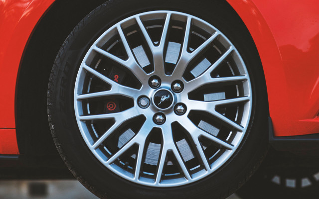 Red car wheel cobra rim free wallpaper for desktop - medium preview image