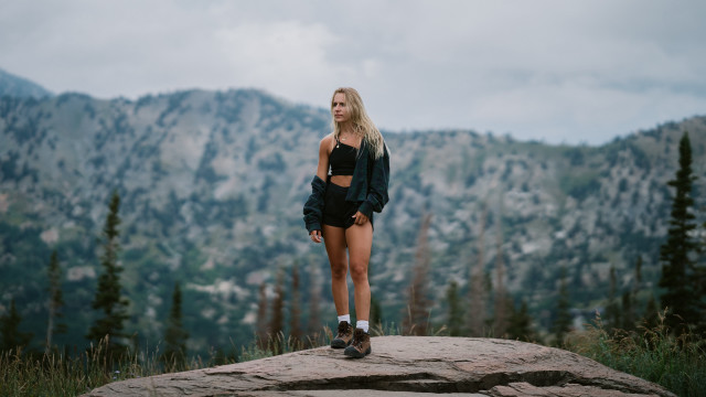 Mountain woman blonde glasses gloves free wallpaper for desktop - medium preview image